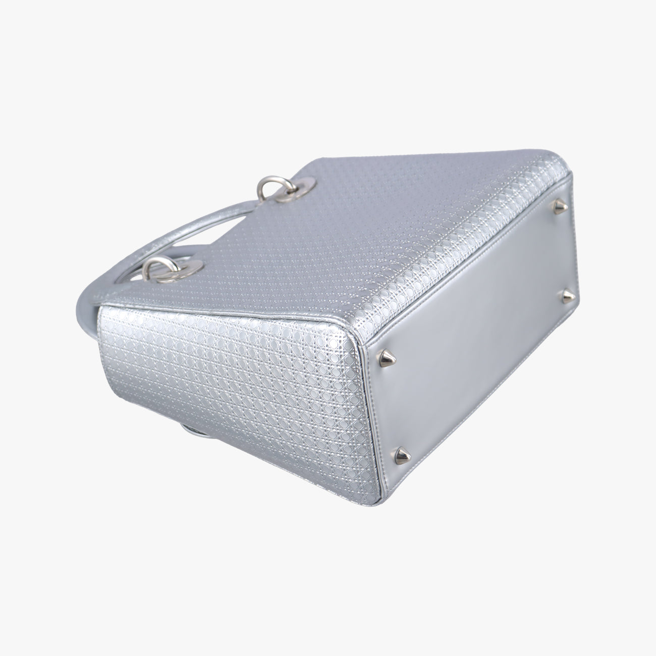 Secondhand Christian Dior Lady Dior Silver Patent Leather  shoulderbag | stylenewstar