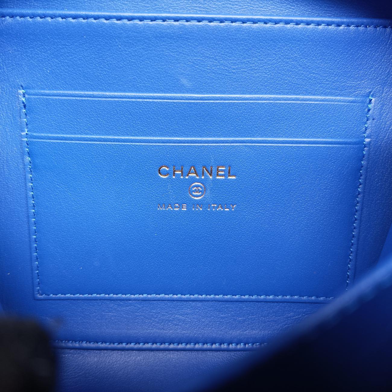 Pre-owned Chanel Filigree Vanity Case Top Handle Red x Blue x White Caviar Skin A84452 shoulderbag | stylenewstar