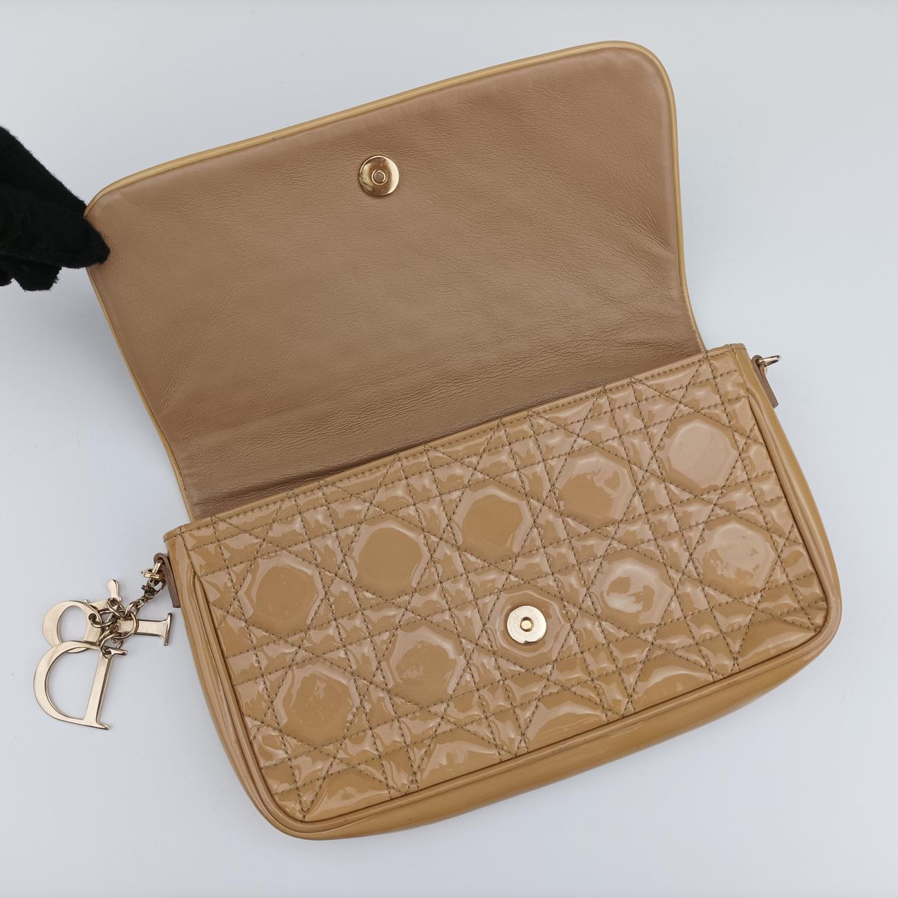 Pre-owned Christian Dior Cannage Beige Enamel  shoulderbag | stylenewstar