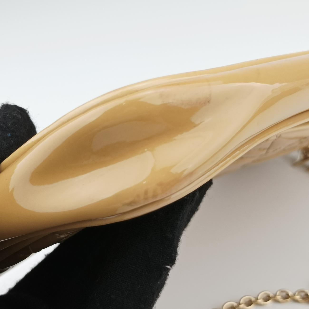 Pre-owned Christian Dior Cannage Beige Enamel  shoulderbag | stylenewstar