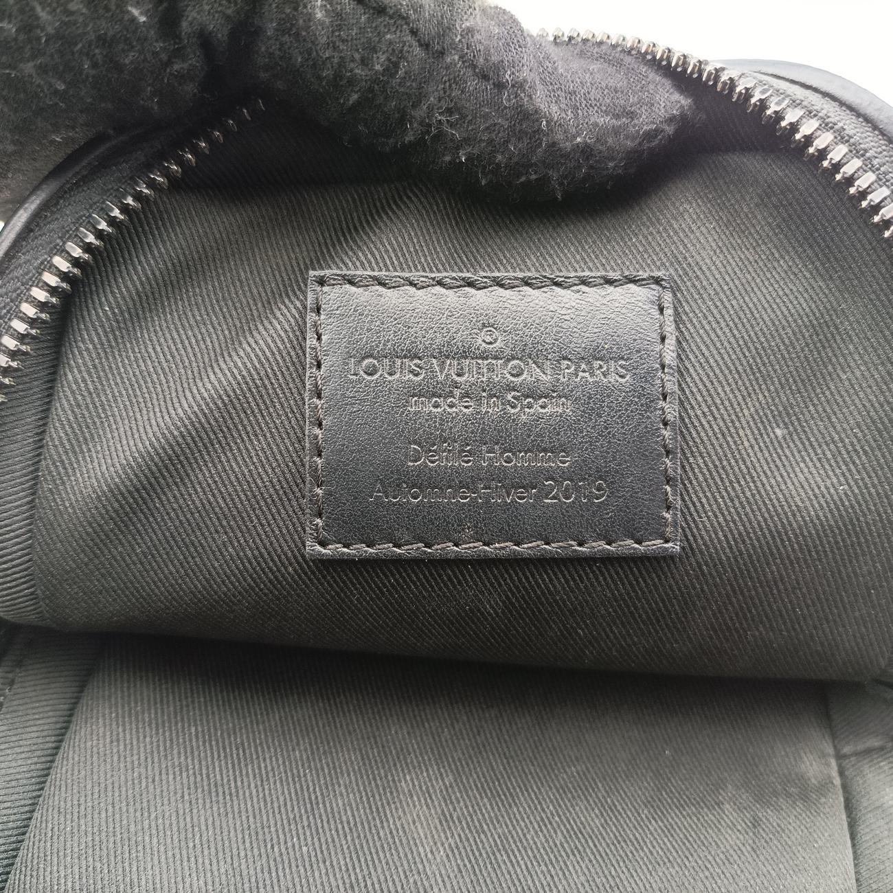 Pre-owned Louis Vuitton Danoob Messenger Black × Orange × Blue Taiga M30332 shoulderbag | stylenewstar