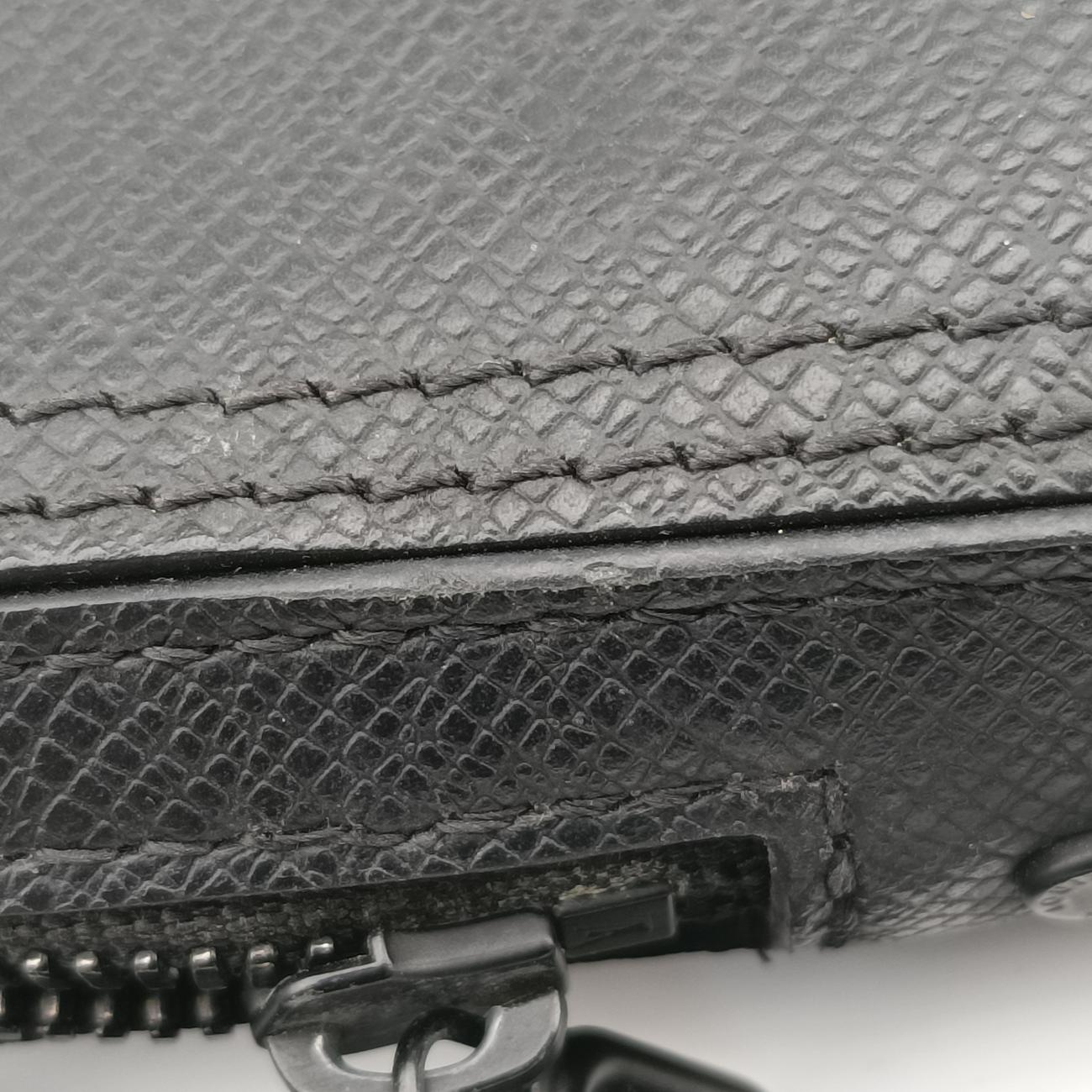 Pre-owned Louis Vuitton Danoob Messenger Black × Orange × Blue Taiga M30332 shoulderbag | stylenewstar