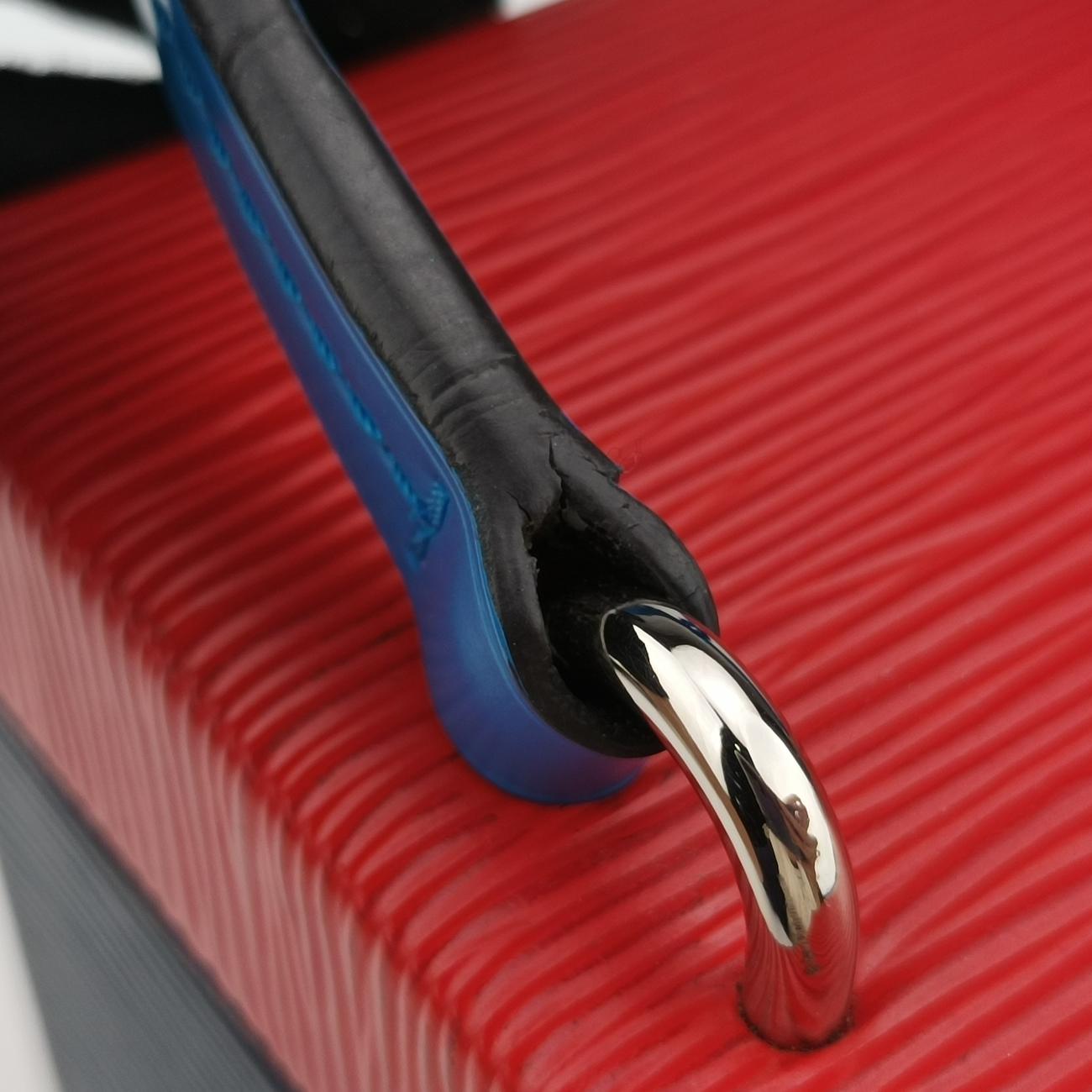 Pre-owned Louis Vuitton Breaker box Navy×Red epi M52466 shoulderbag | stylenewstar