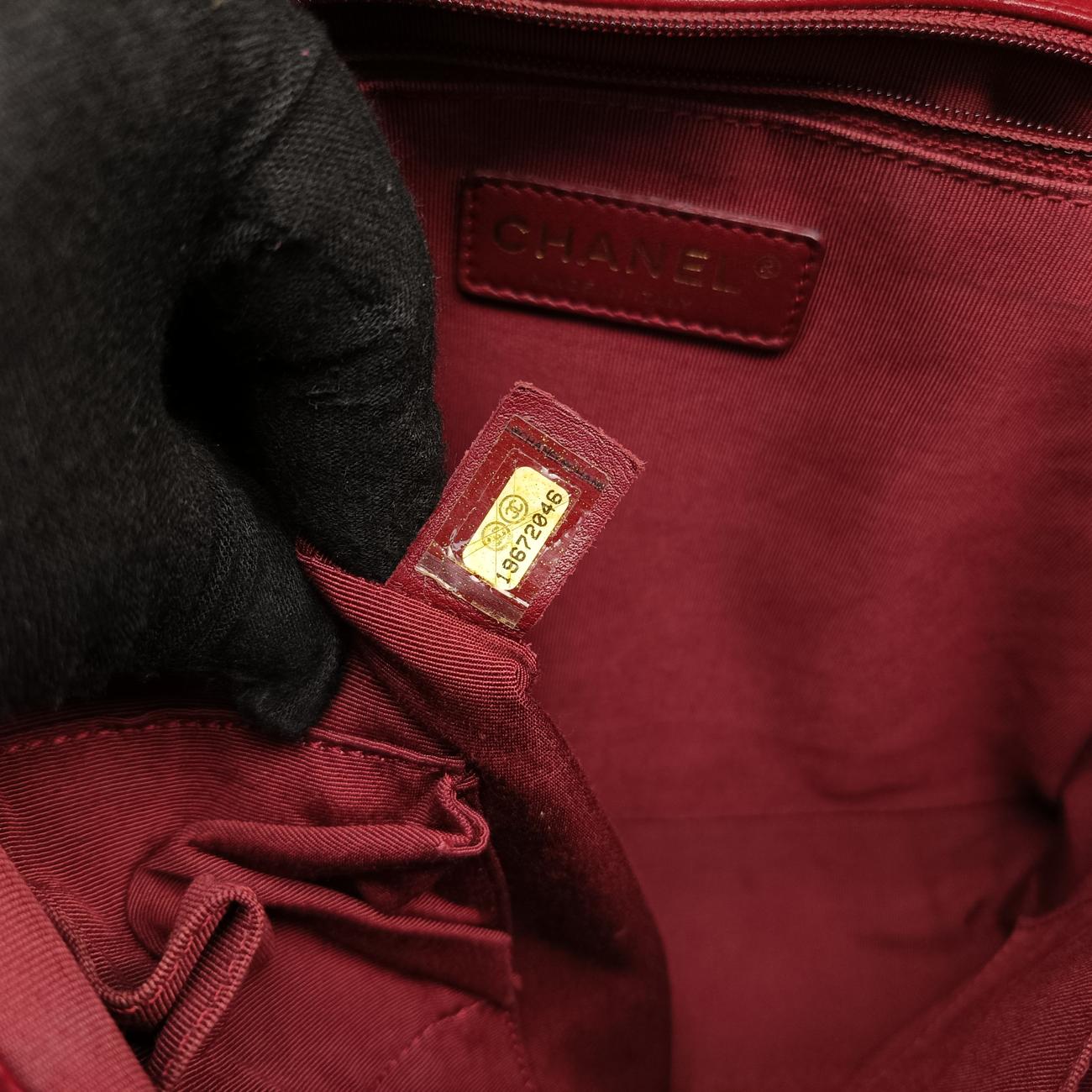 Pre-owned Chanel BOY CHANEL Red lambskin A67087 shoulderbag | stylenewstar