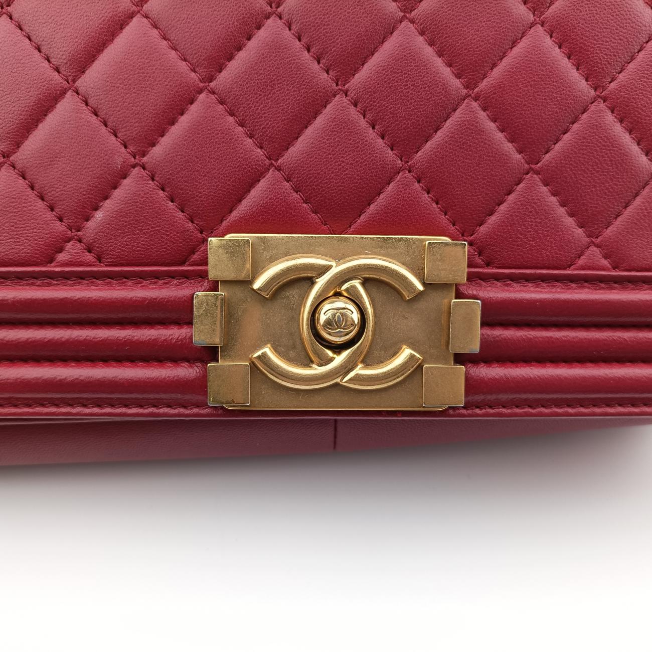 Pre-owned Chanel BOY CHANEL Red lambskin A67087 shoulderbag | stylenewstar