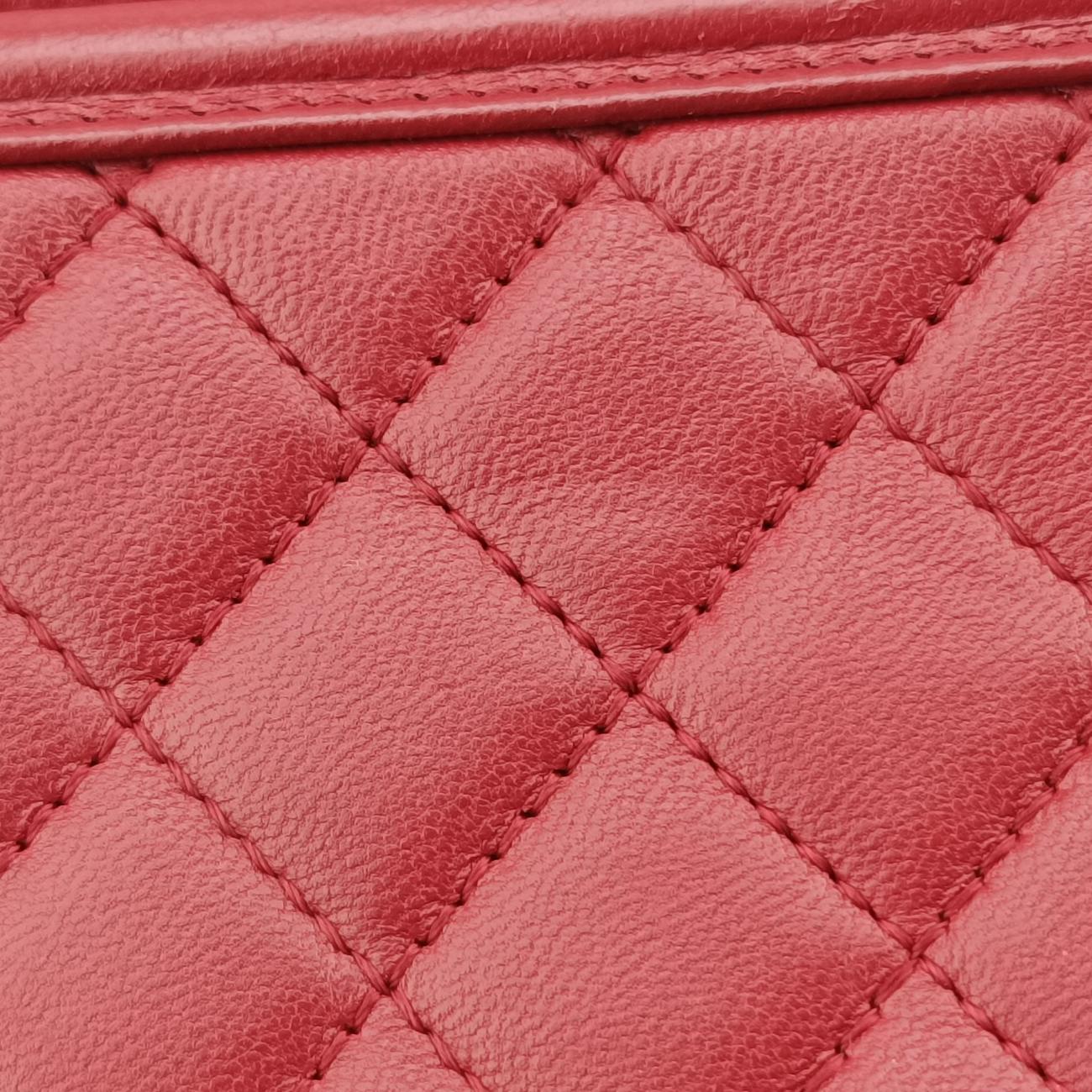 Pre-owned Chanel BOY CHANEL Red lambskin A67087 shoulderbag | stylenewstar