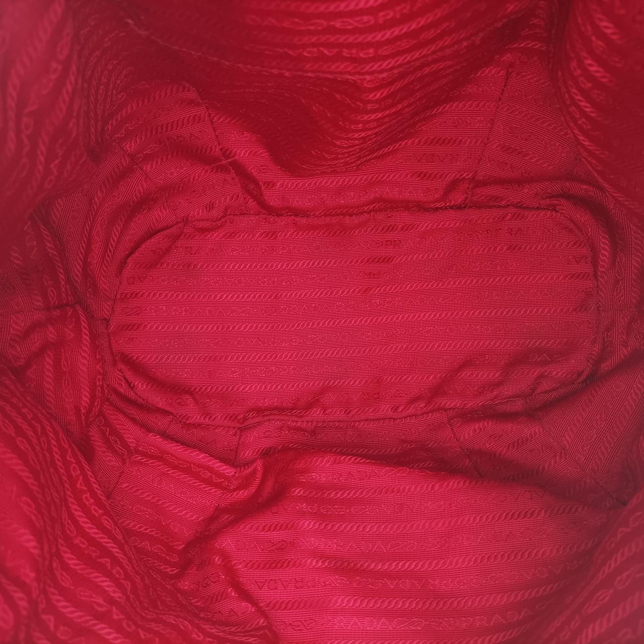 Pre-owned Prada Triangle logo Red Leather B2343M shoulderbag | stylenewstar