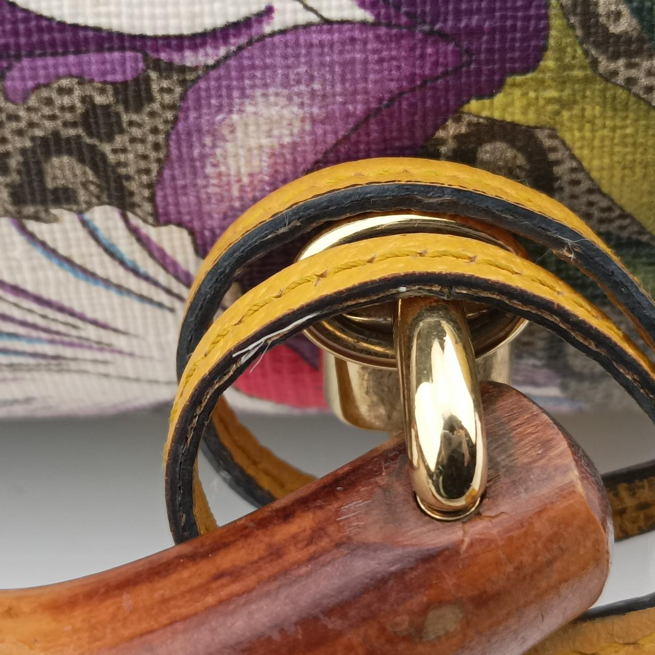 Pre-owned Gucci GG flora Padlock Bamboo Beige×Yellow×Multicolour PVC coated canvas 603221 shoulderbag | stylenewstar