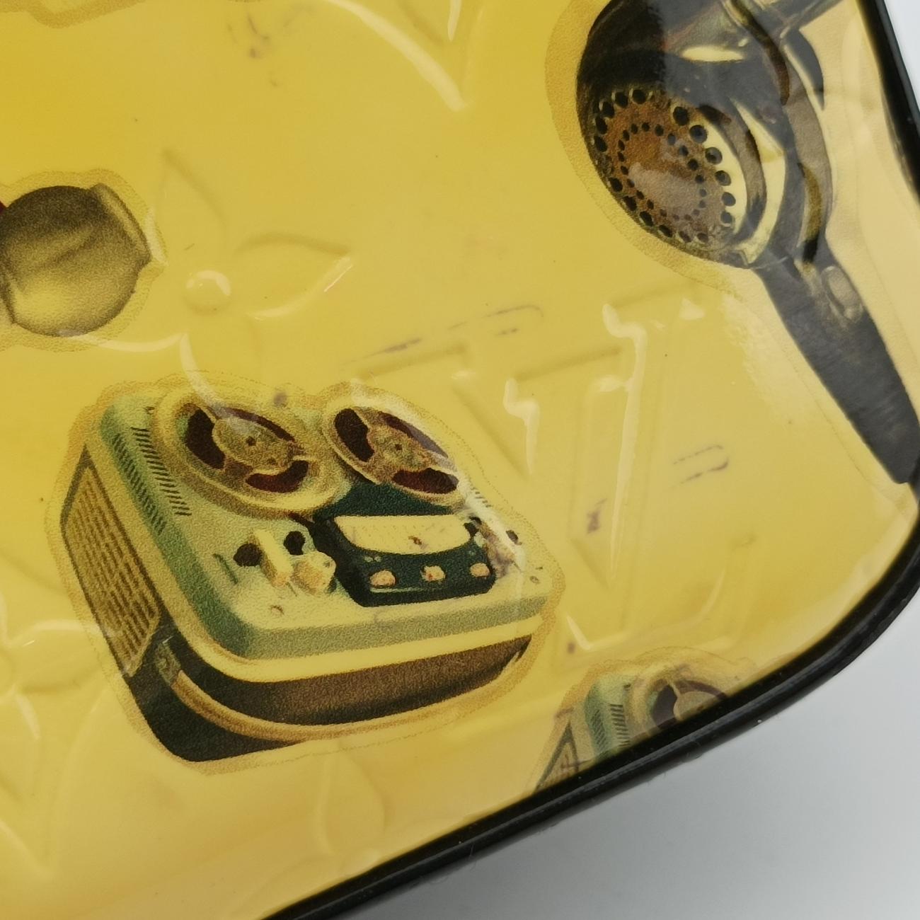 Pre-owned Louis Vuitton Pochette Accessoires Sticker White×multi Vernis M90928 handbag | stylenewstar