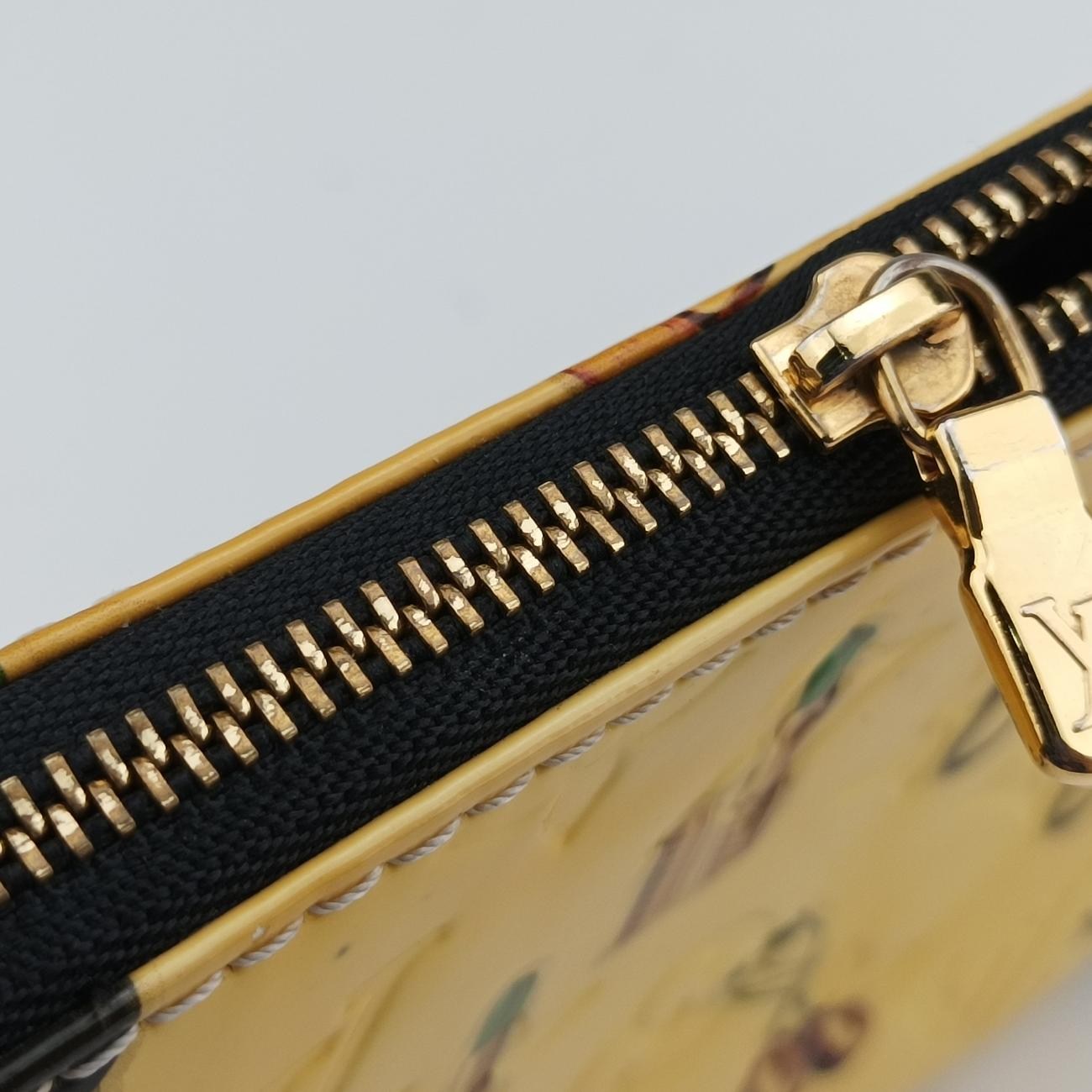 Pre-owned Louis Vuitton Pochette Accessoires Sticker White×multi Vernis M90928 handbag | stylenewstar