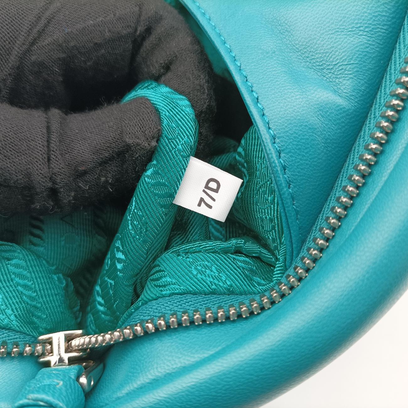 Pre-owned Prada Padded Nappa triangle Green lambskin 1BA315 shoulderbag | stylenewstar