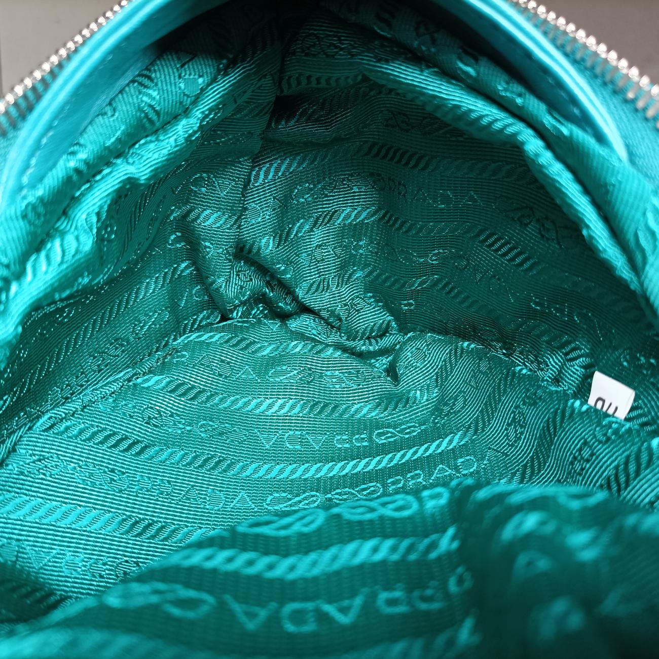 Pre-owned Prada Padded Nappa triangle Green lambskin 1BA315 shoulderbag | stylenewstar