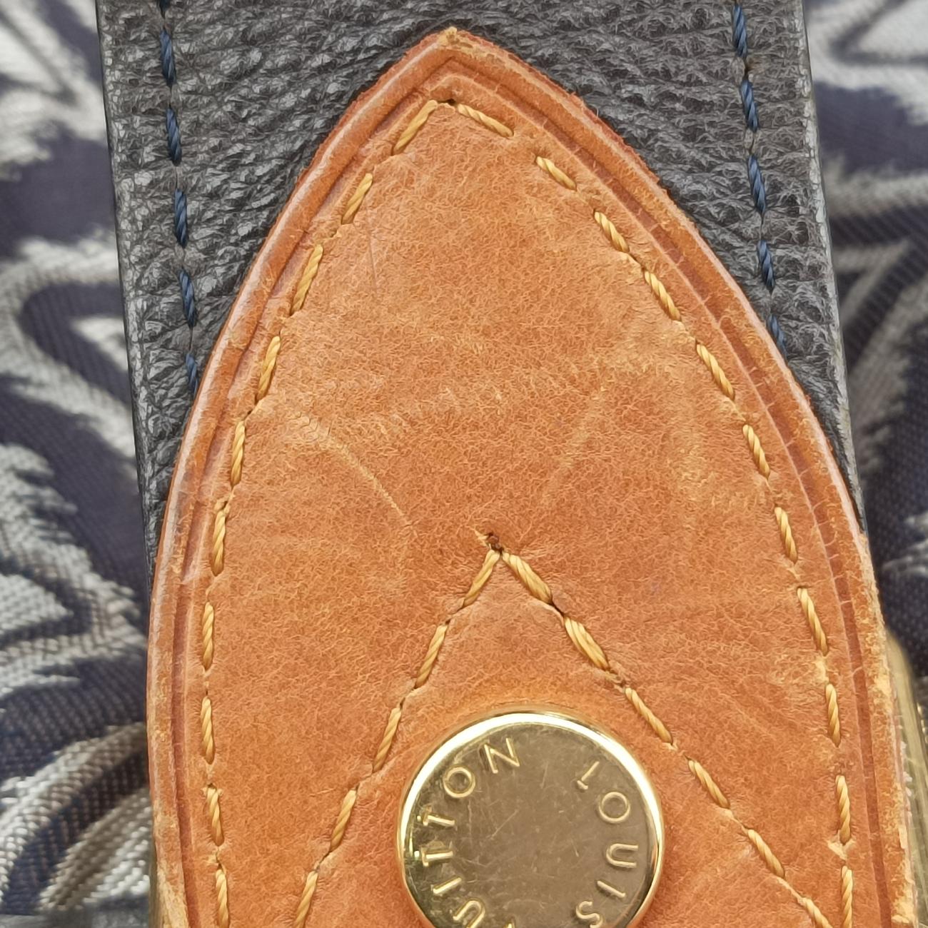 Pre-owned Louis Vuitton Aviator Marine×Navy Leather x Canvas M40383 shoulderbag | stylenewstar