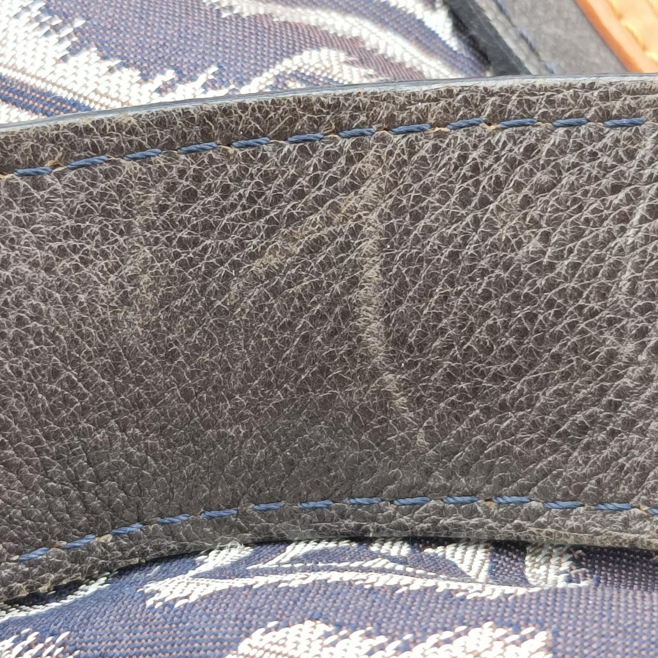 Pre-owned Louis Vuitton Aviator Marine×Navy Leather x Canvas M40383 shoulderbag | stylenewstar