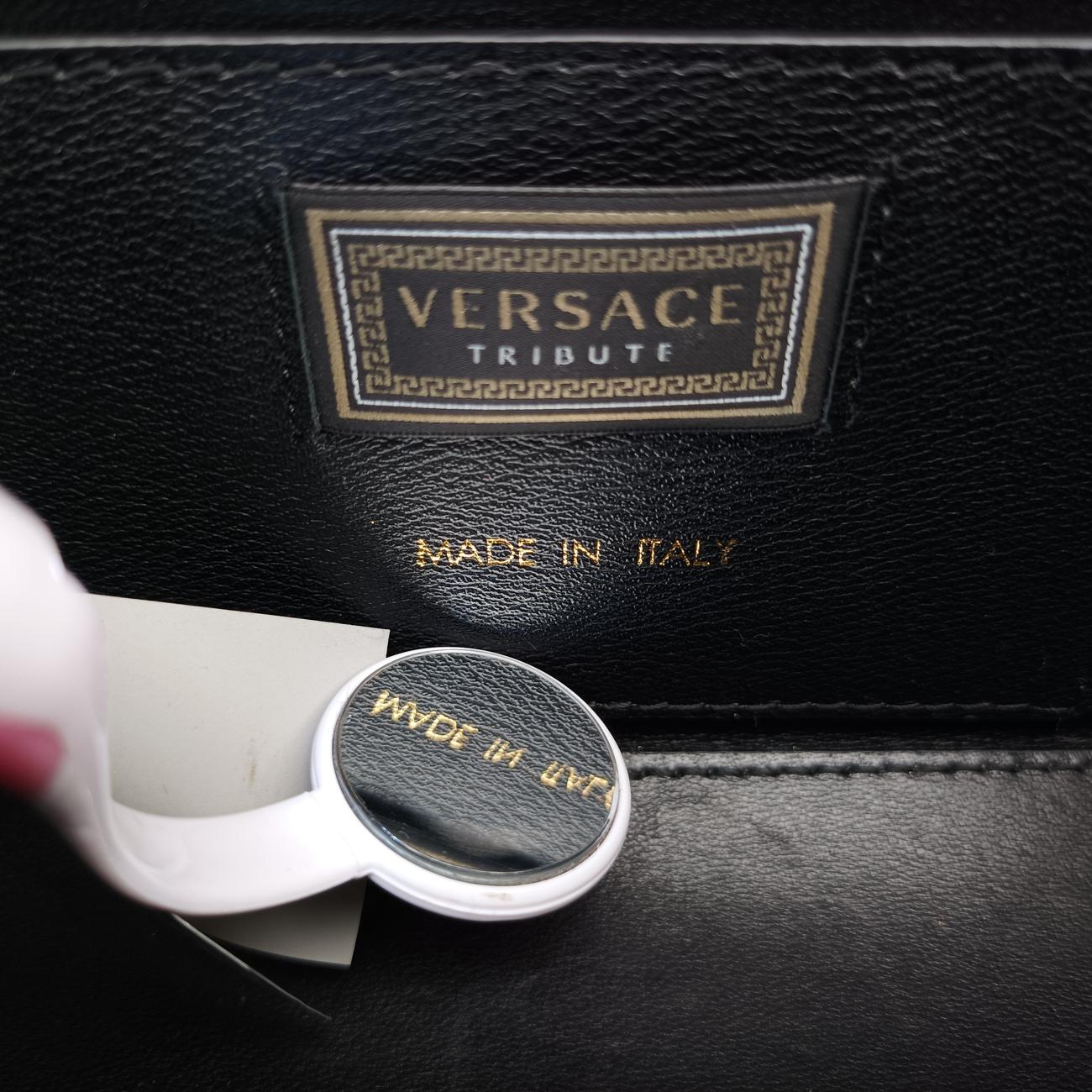 Pre-owned VERSACE Medusa Black Leather  shoulderbag | stylenewstar