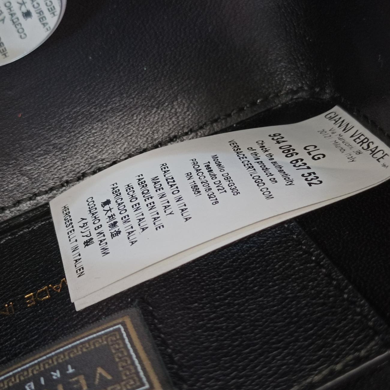 Pre-owned VERSACE Medusa Black Leather  shoulderbag | stylenewstar