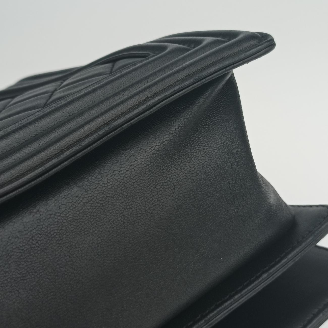 Vintage Chanel BOY CHANEL Black lambskin A67087 shoulderbag | stylenewstar