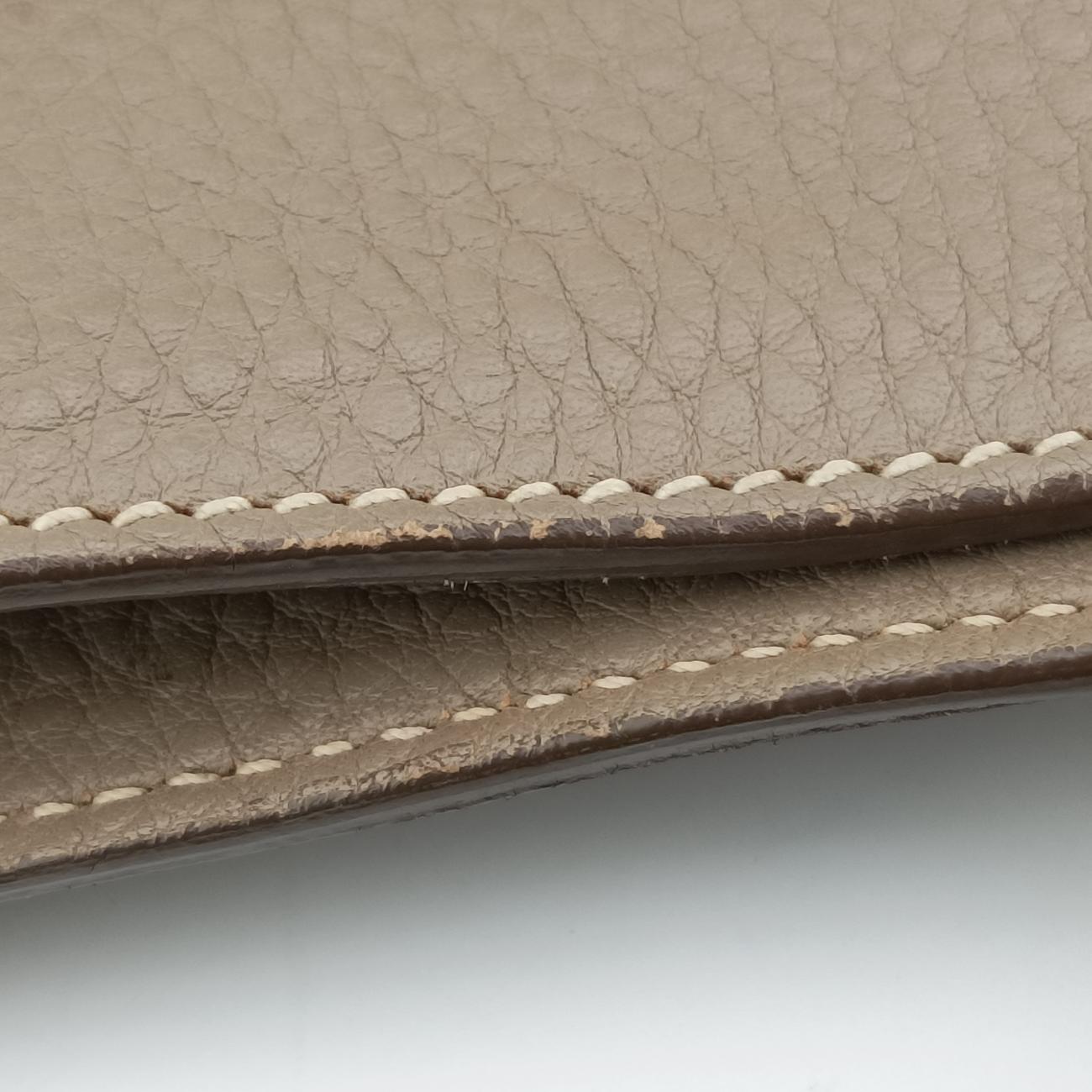 Pre-owned Prada OUTLET Beige Leather BR4393 handbag | stylenewstar