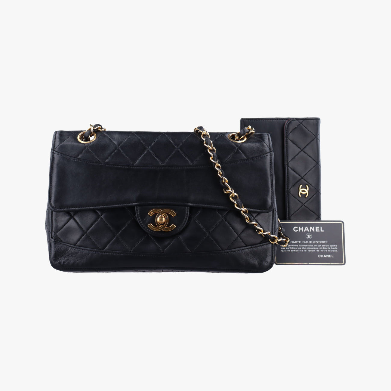 Pre-owned Chanel Matelasse Black leather  shoulderbag | stylenewstar
