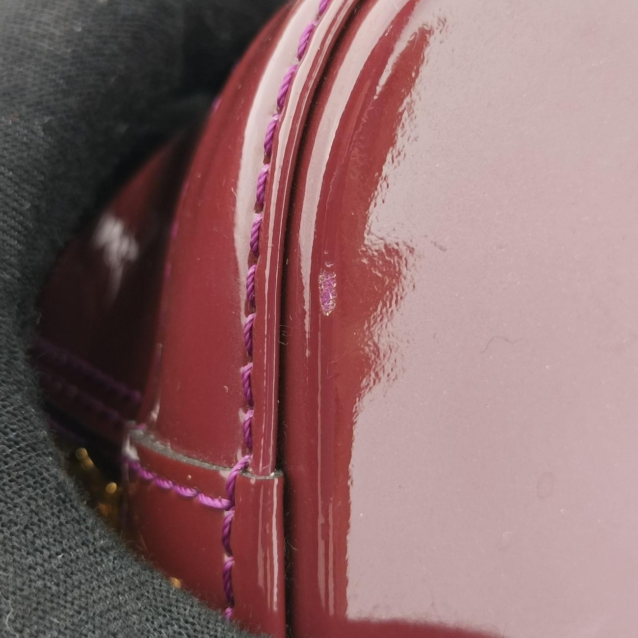 Secondhand Louis Vuitton Alma BB pomme d'amour Vernis M91606 shoulderbag | stylenewstar