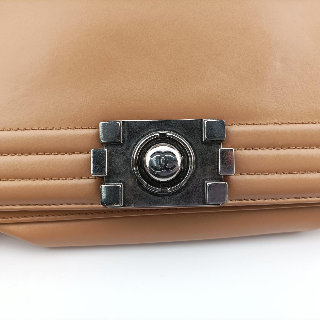 Pre-owned Chanel BOY CHANEL Beige Leather A66713 shoulderbag | stylenewstar