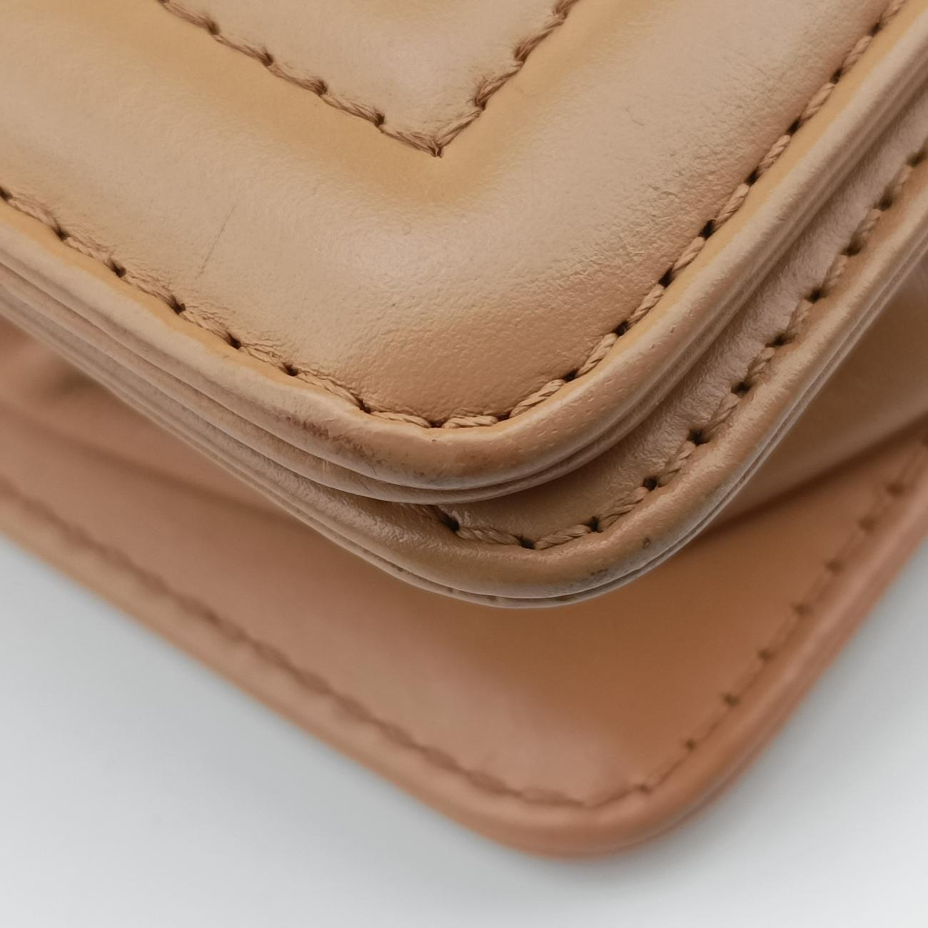 Pre-owned Chanel BOY CHANEL Beige Leather A66713 shoulderbag | stylenewstar