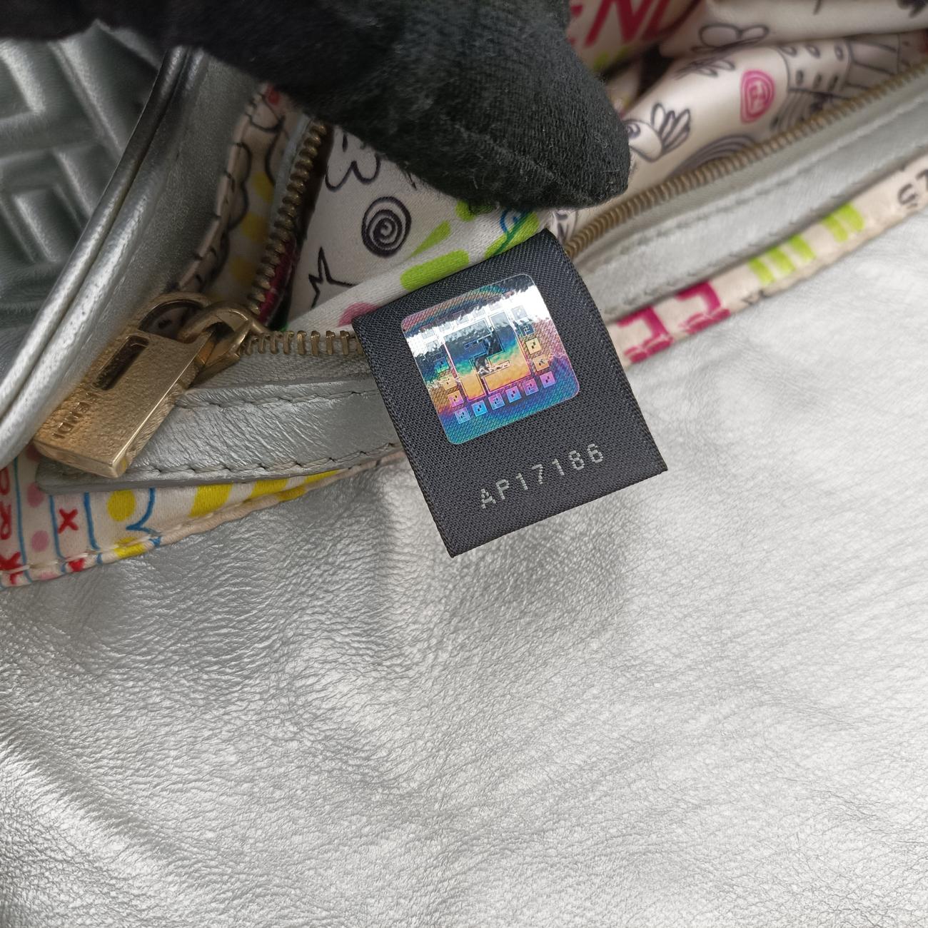 Pre-owned Fendi BAGUETTE Silver Leather 8BR600 shoulderbag | stylenewstar