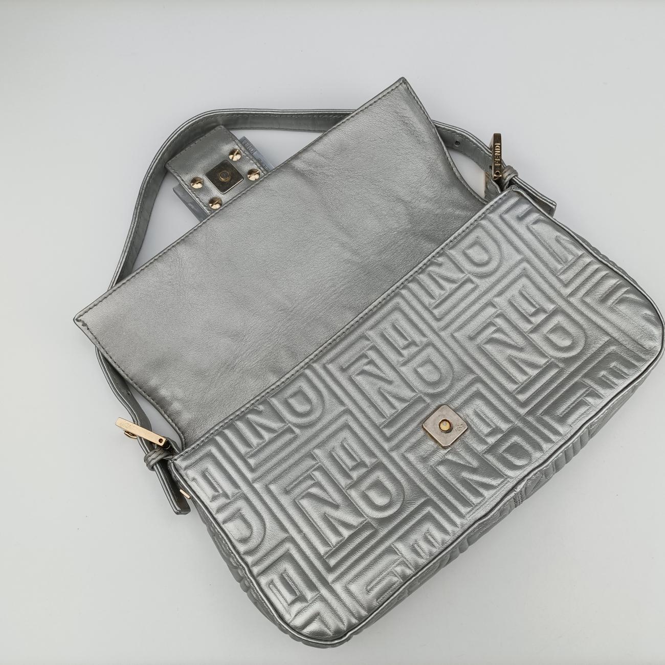 Pre-owned Fendi BAGUETTE Silver Leather 8BR600 shoulderbag | stylenewstar