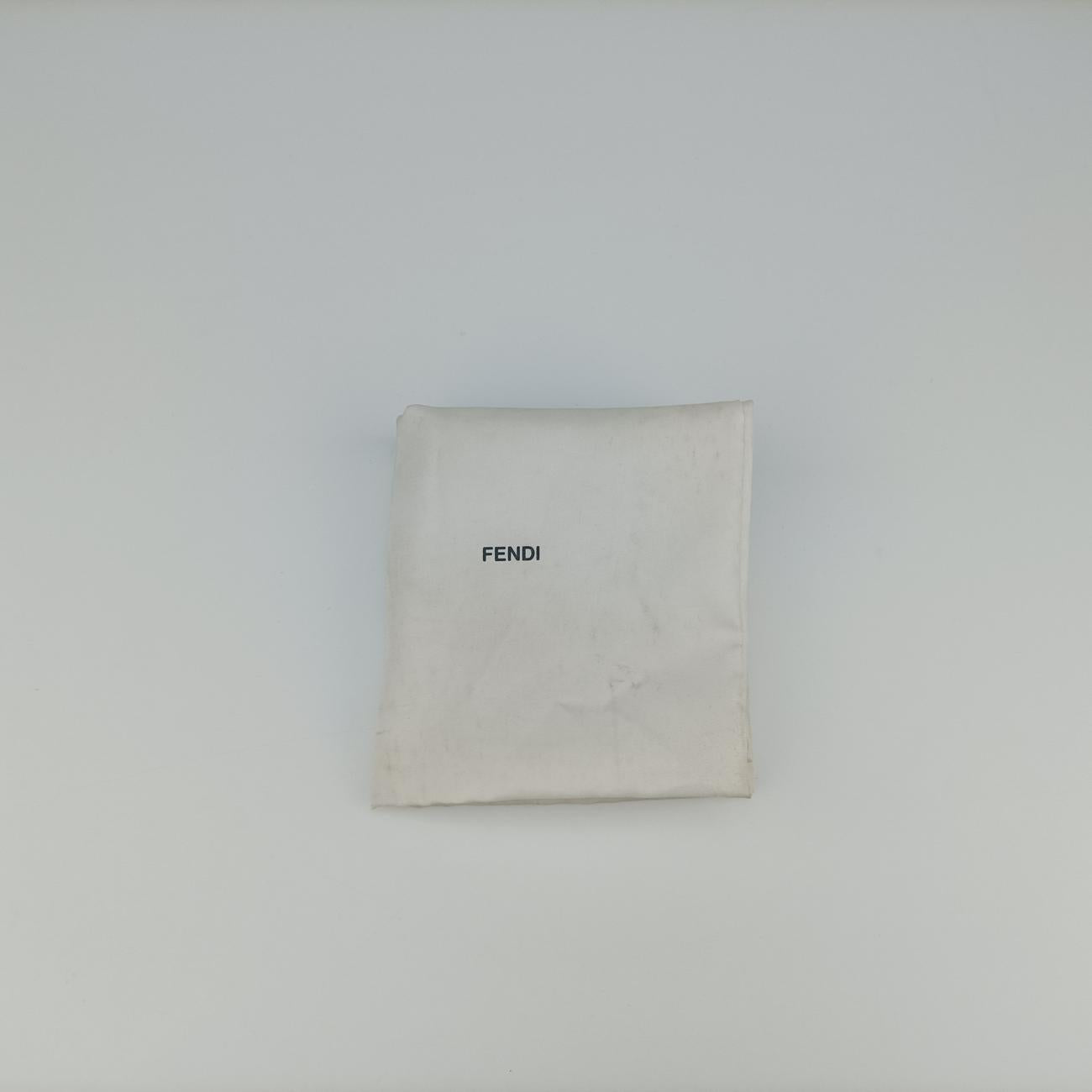 Pre-owned Fendi BAGUETTE Silver Leather 8BR600 shoulderbag | stylenewstar