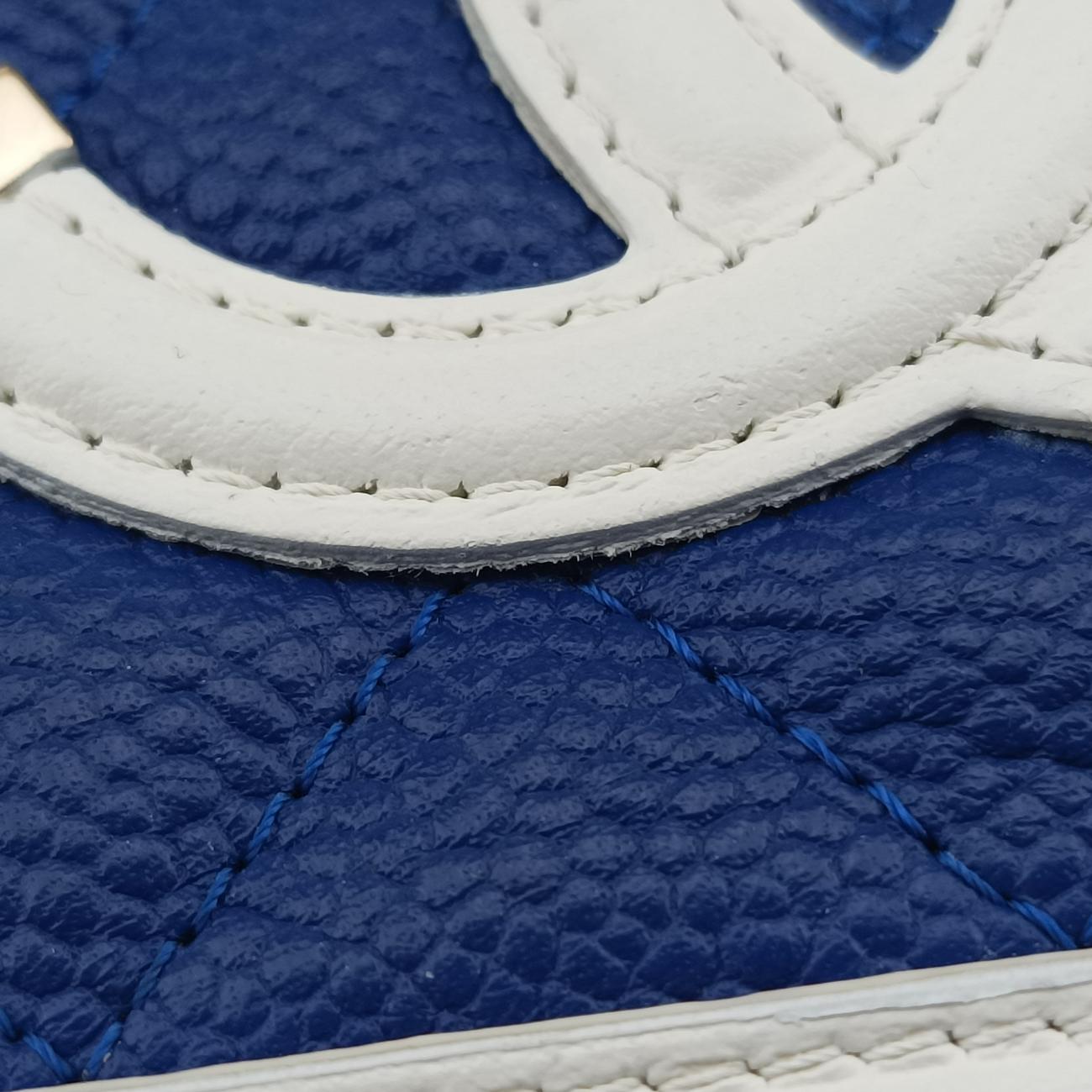 Pre-owned Chanel Filigree Vanity Case Blue x White x Red Caviar Skin A84452 shoulderbag | stylenewstar