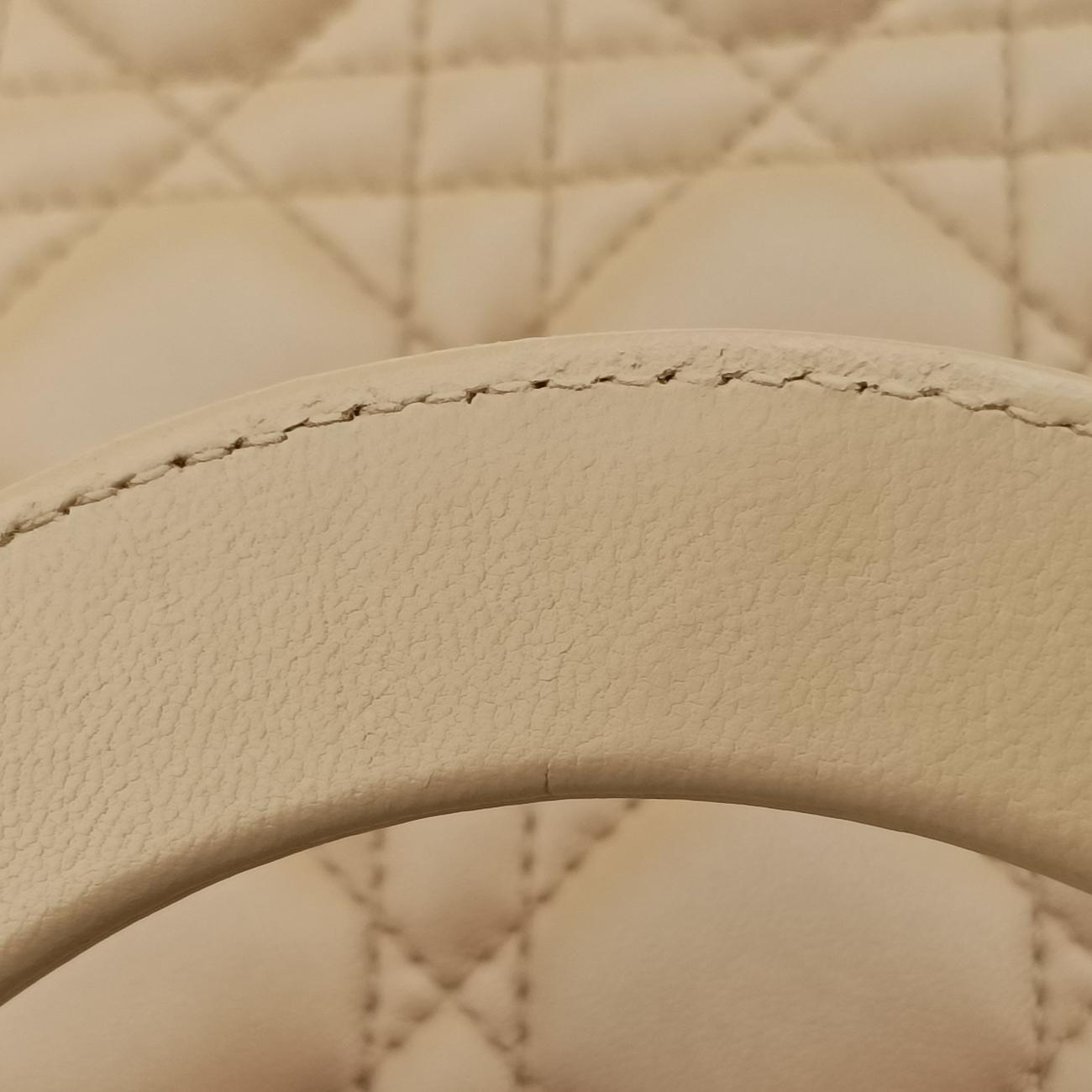 Secondhand Christian Dior Lady Dior Beige lambskin  shoulderbag | stylenewstar