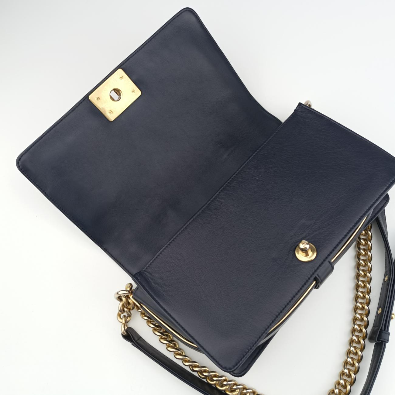 Pre-owned Chanel BOY CHANEL Blue leather A90181 shoulderbag | stylenewstar