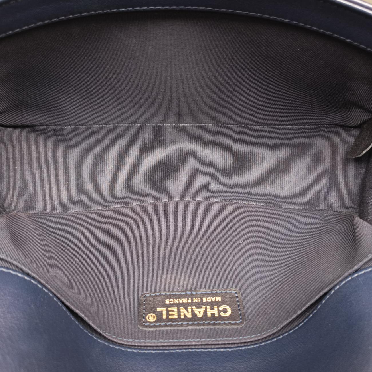 Pre-owned Chanel BOY CHANEL Blue leather A90181 shoulderbag | stylenewstar