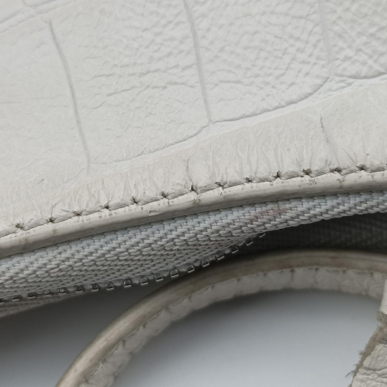 Pre-owned Balenciaga Le Cagole mini White lambskin  shoulderbag | stylenewstar