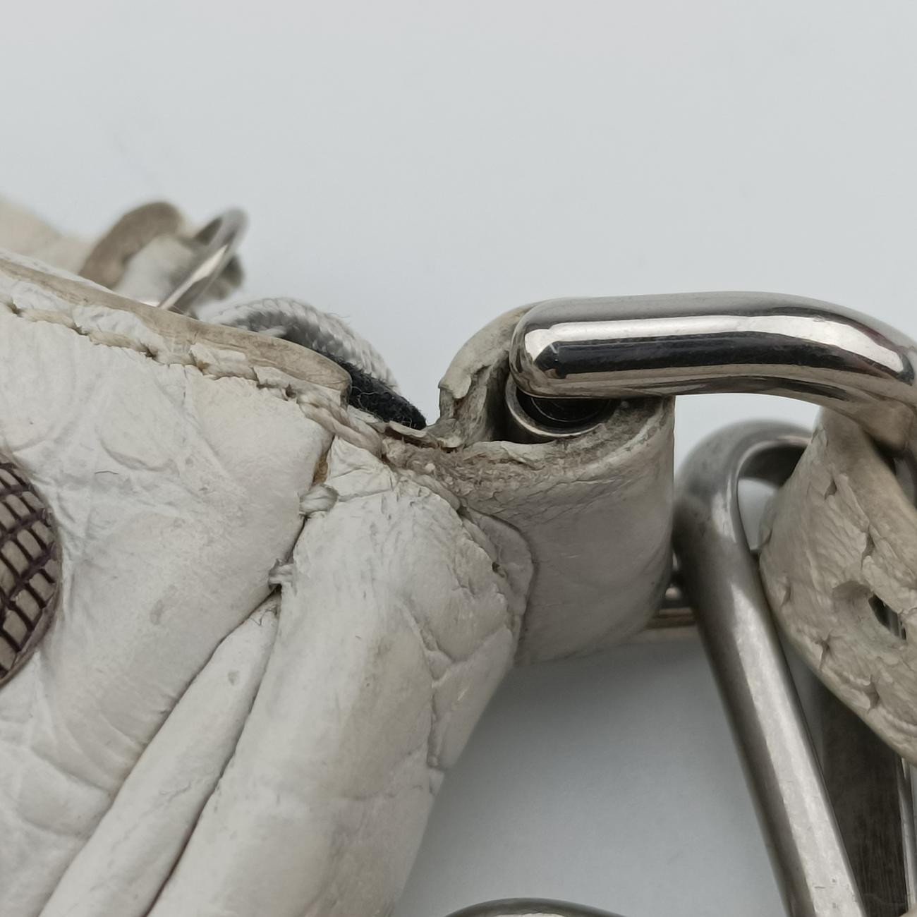 Pre-owned Balenciaga Le Cagole mini White lambskin  shoulderbag | stylenewstar