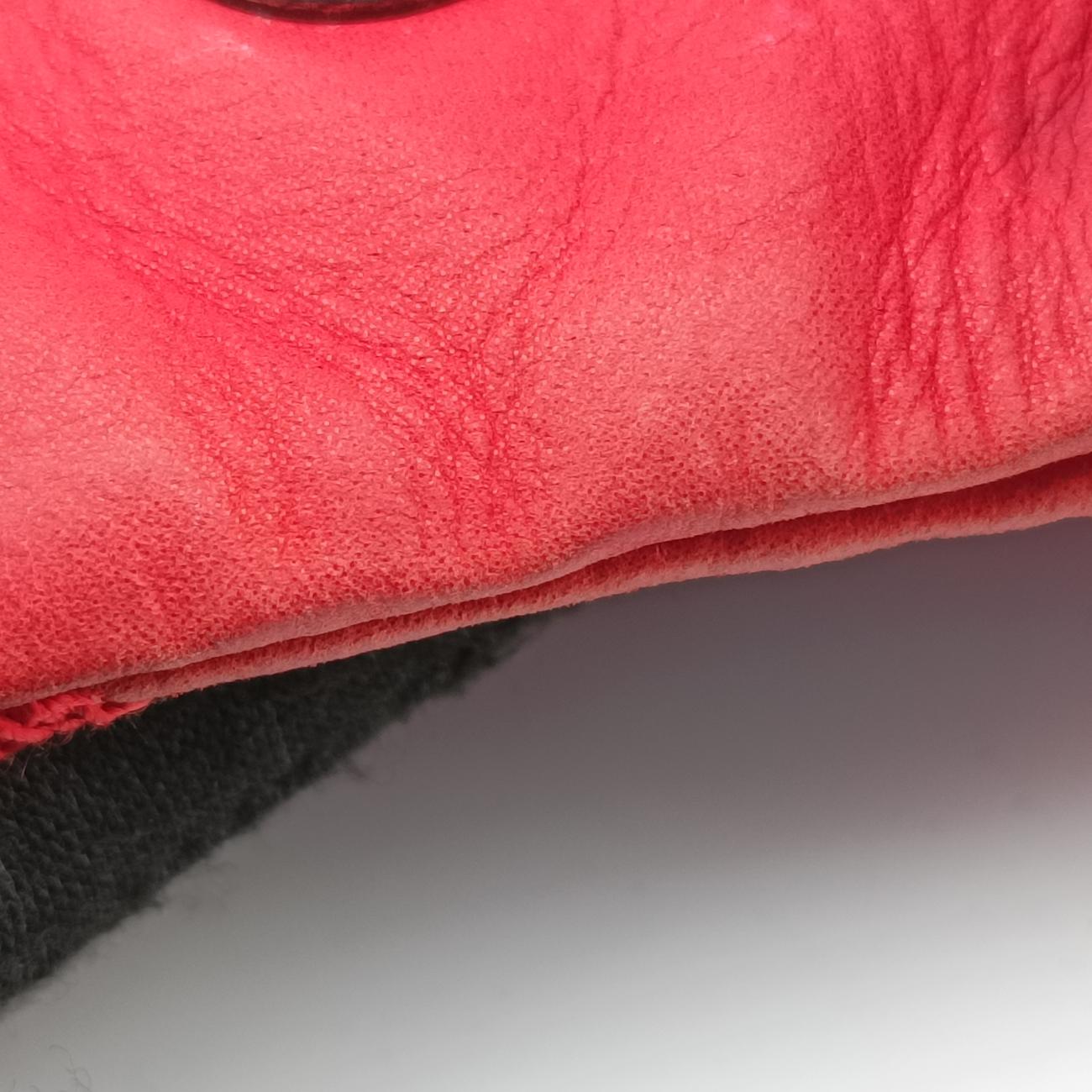 Pre-owned Chanel Matelasse Red Iridescent Calfskin A67732 shoulderbag | stylenewstar