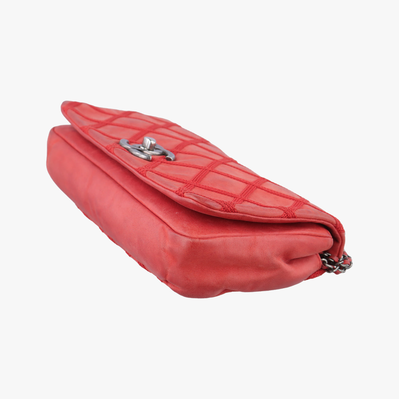 Pre-owned Chanel Matelasse Red Iridescent Calfskin A67732 shoulderbag | stylenewstar