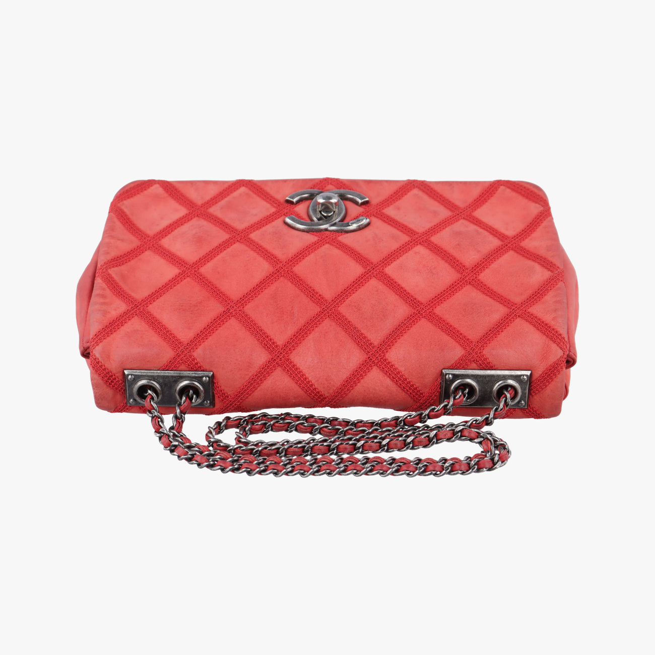 Pre-owned Chanel Matelasse Red Iridescent Calfskin A67732 shoulderbag | stylenewstar