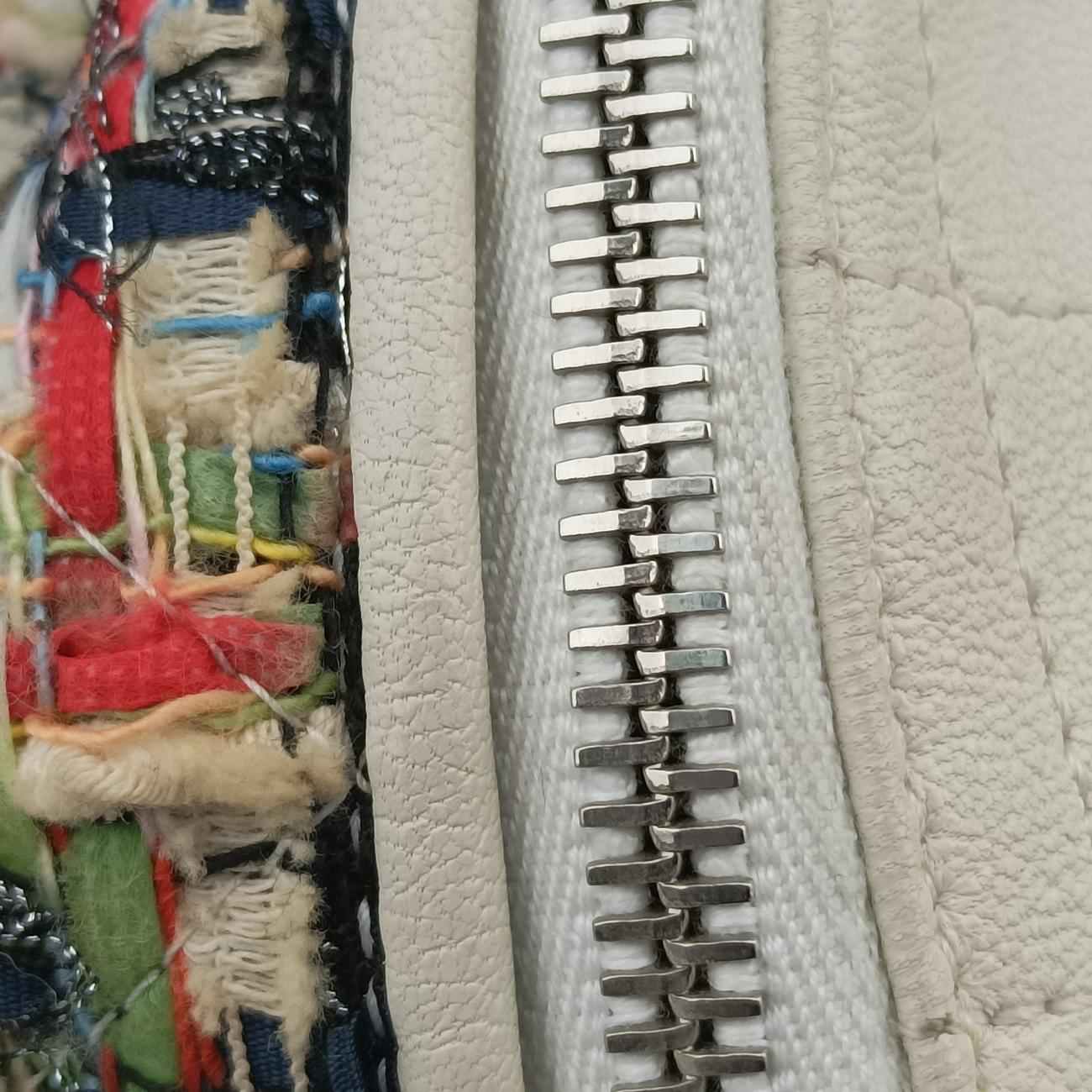 Pre-owned Chanel Waist White×Multicolour Tweed x Lambskin A93842 shoulderbag | stylenewstar