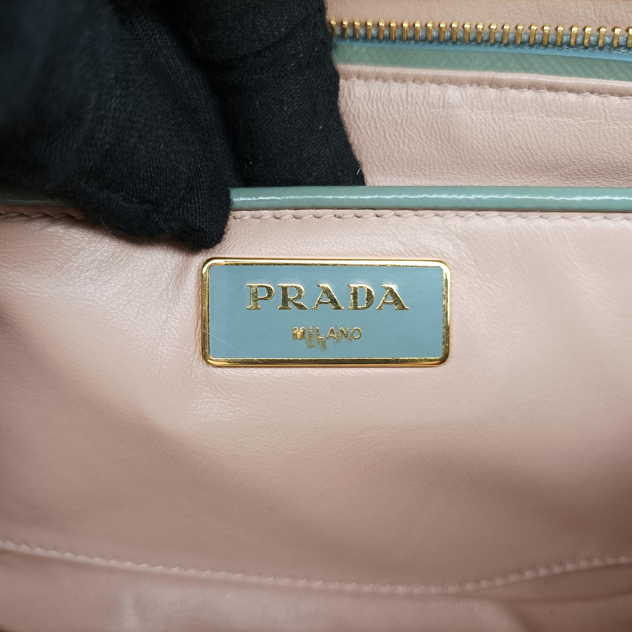 Pre-owned Prada Stylish Green×White×Yellow Patent  shoulderbag | stylenewstar