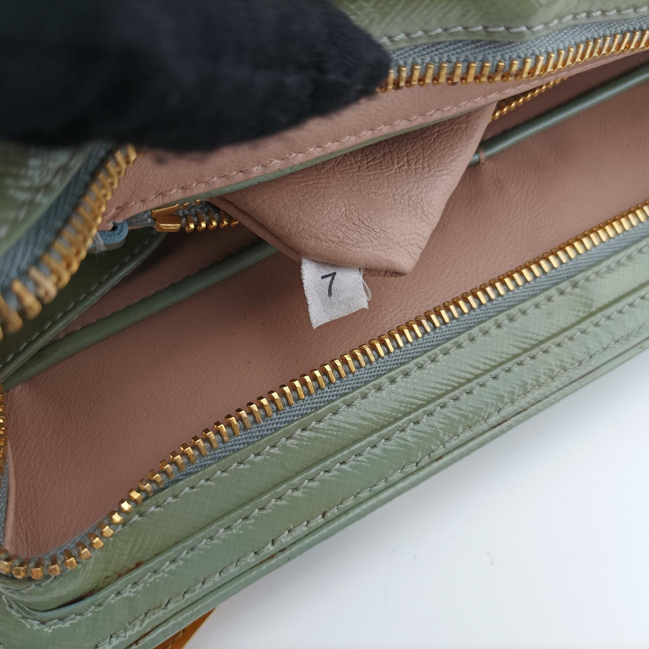 Pre-owned Prada Stylish Green×White×Yellow Patent  shoulderbag | stylenewstar