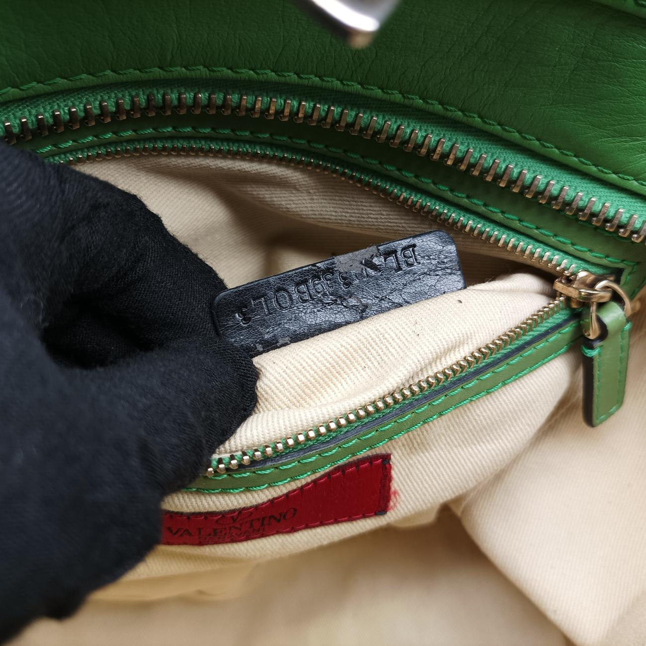 Pre-owned Valentino Rockstud Green Leather  shoulderbag | stylenewstar