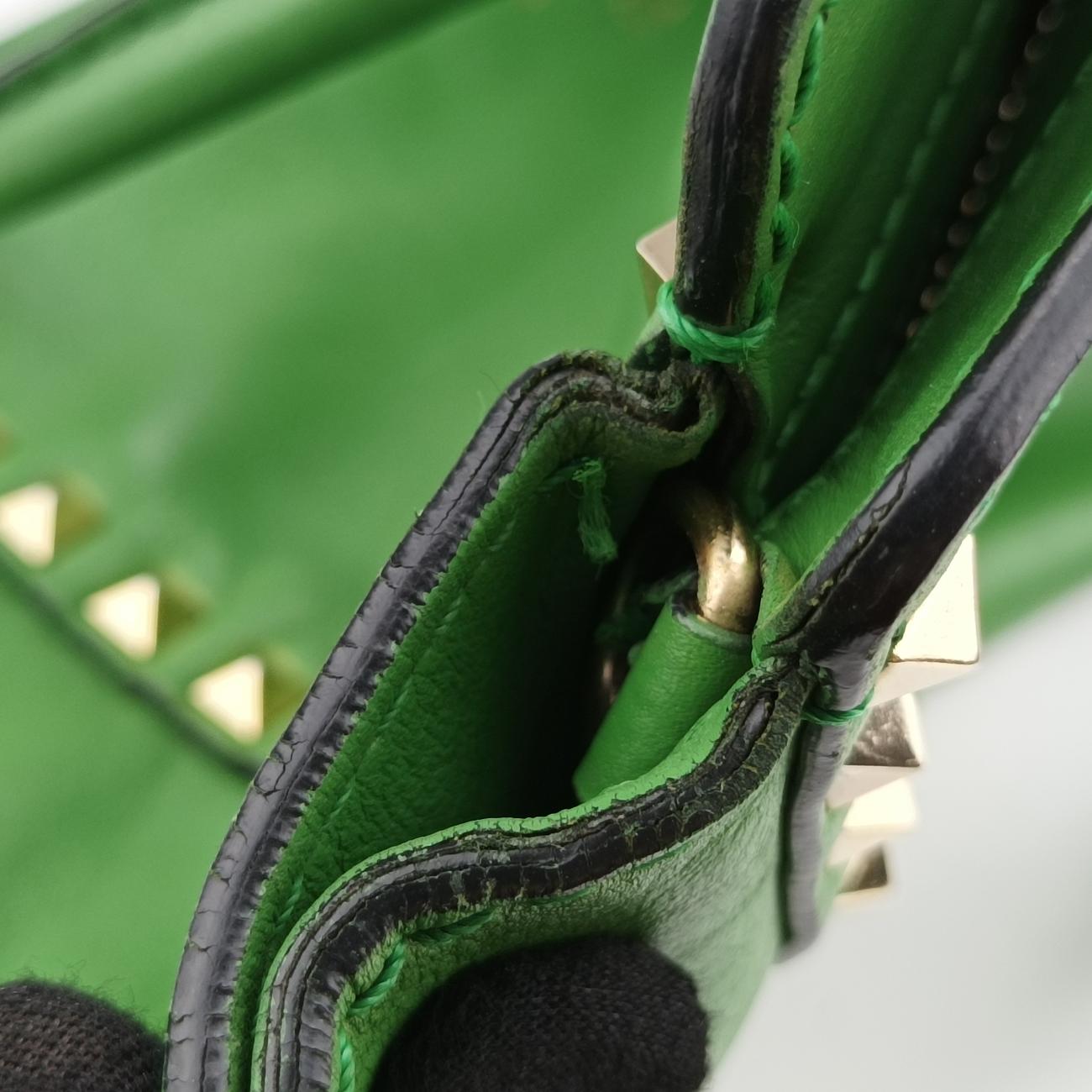 Pre-owned Valentino Rockstud Green Leather  shoulderbag | stylenewstar