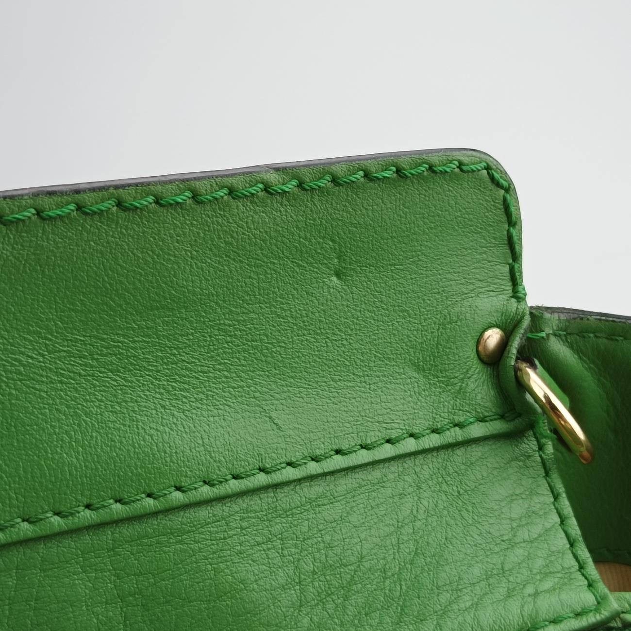 Pre-owned Valentino Rockstud Green Leather  shoulderbag | stylenewstar