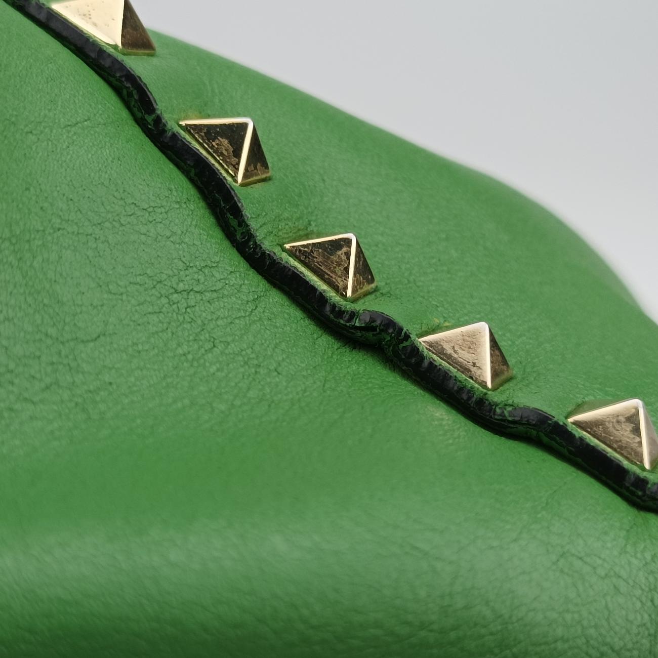 Pre-owned Valentino Rockstud Green Leather  shoulderbag | stylenewstar