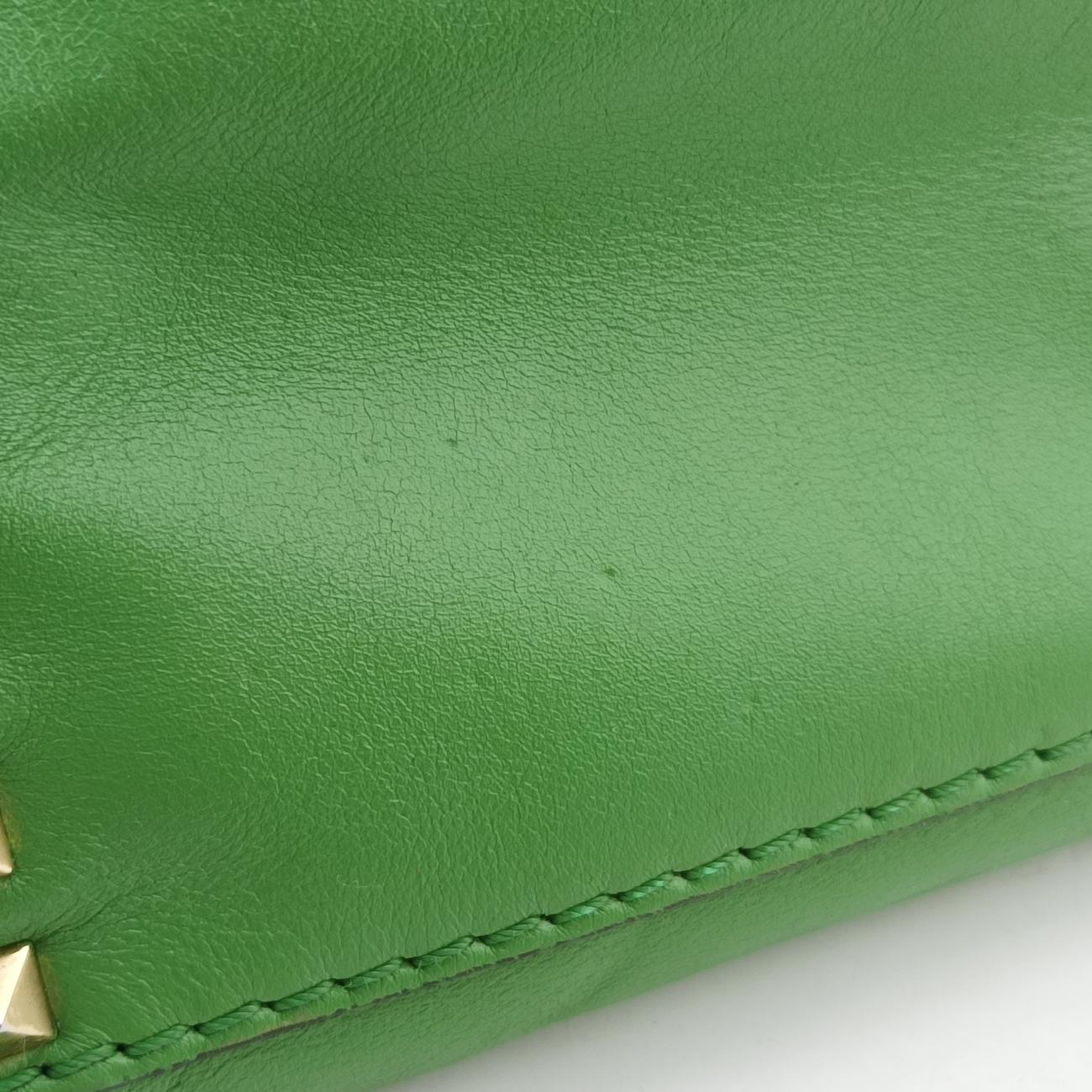 Pre-owned Valentino Rockstud Green Leather  shoulderbag | stylenewstar