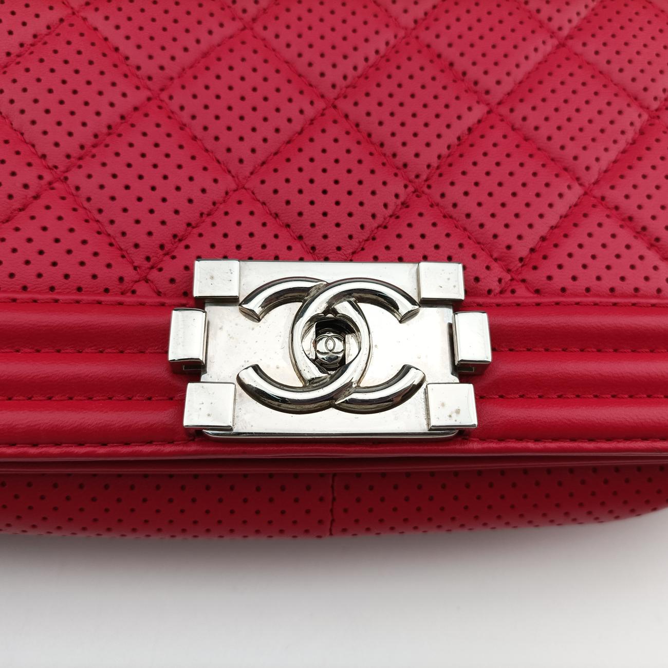 Pre-owned Chanel Boy Chanel Matelasse Coco Mark Red lambskin A90164 shoulderbag | stylenewstar