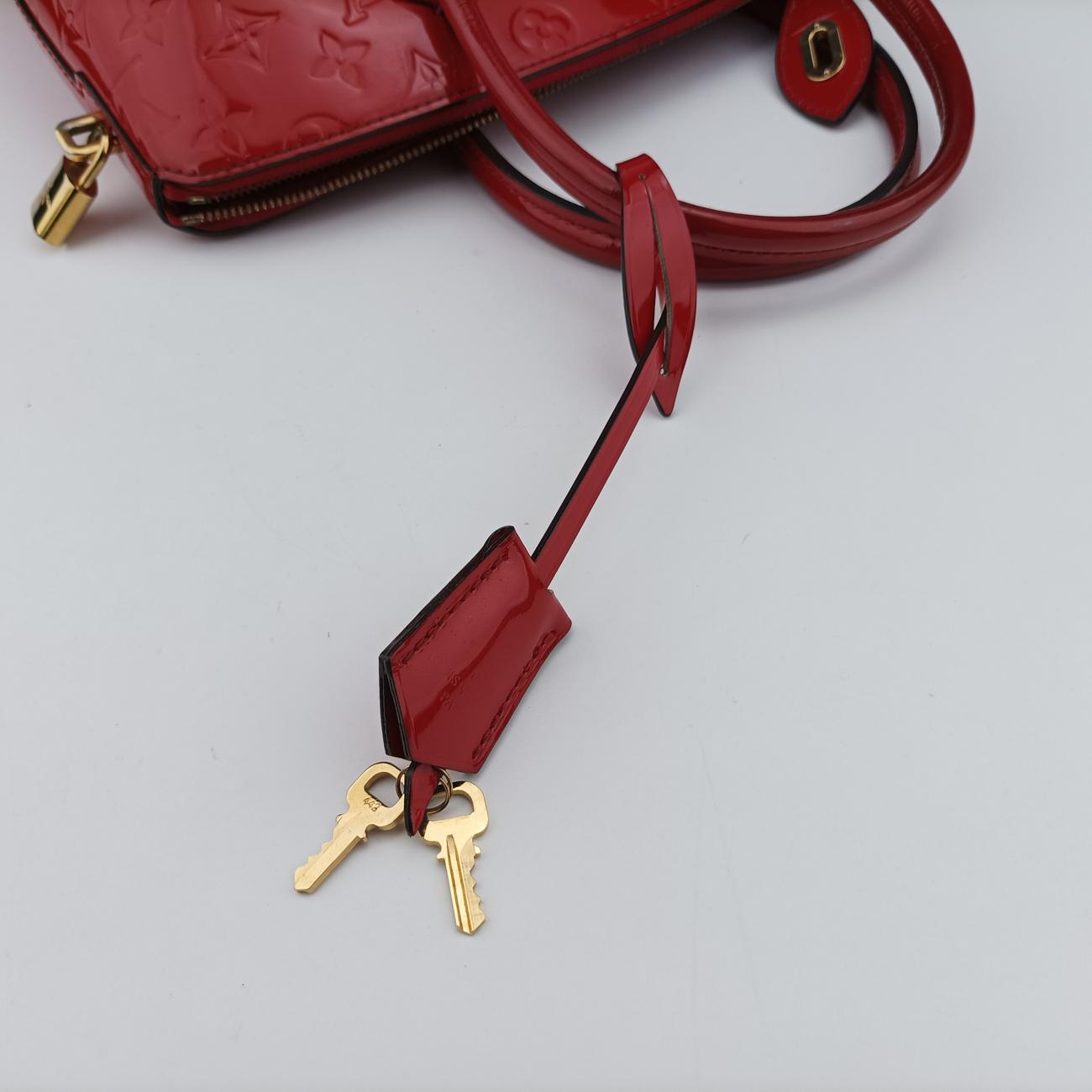 Pre-owned Louis Vuitton Lockit PM CHERRY Vernis M90253 handbag | stylenewstar