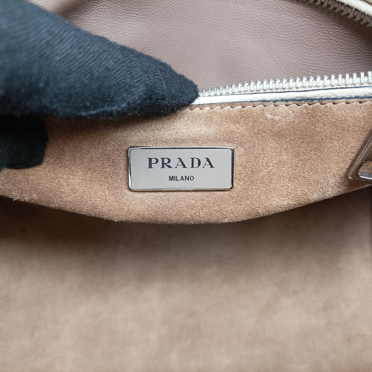 Pre-owned Prada Twin Pocket Double Zip Tote Beige Leather BN2619 shoulderbag | stylenewstar