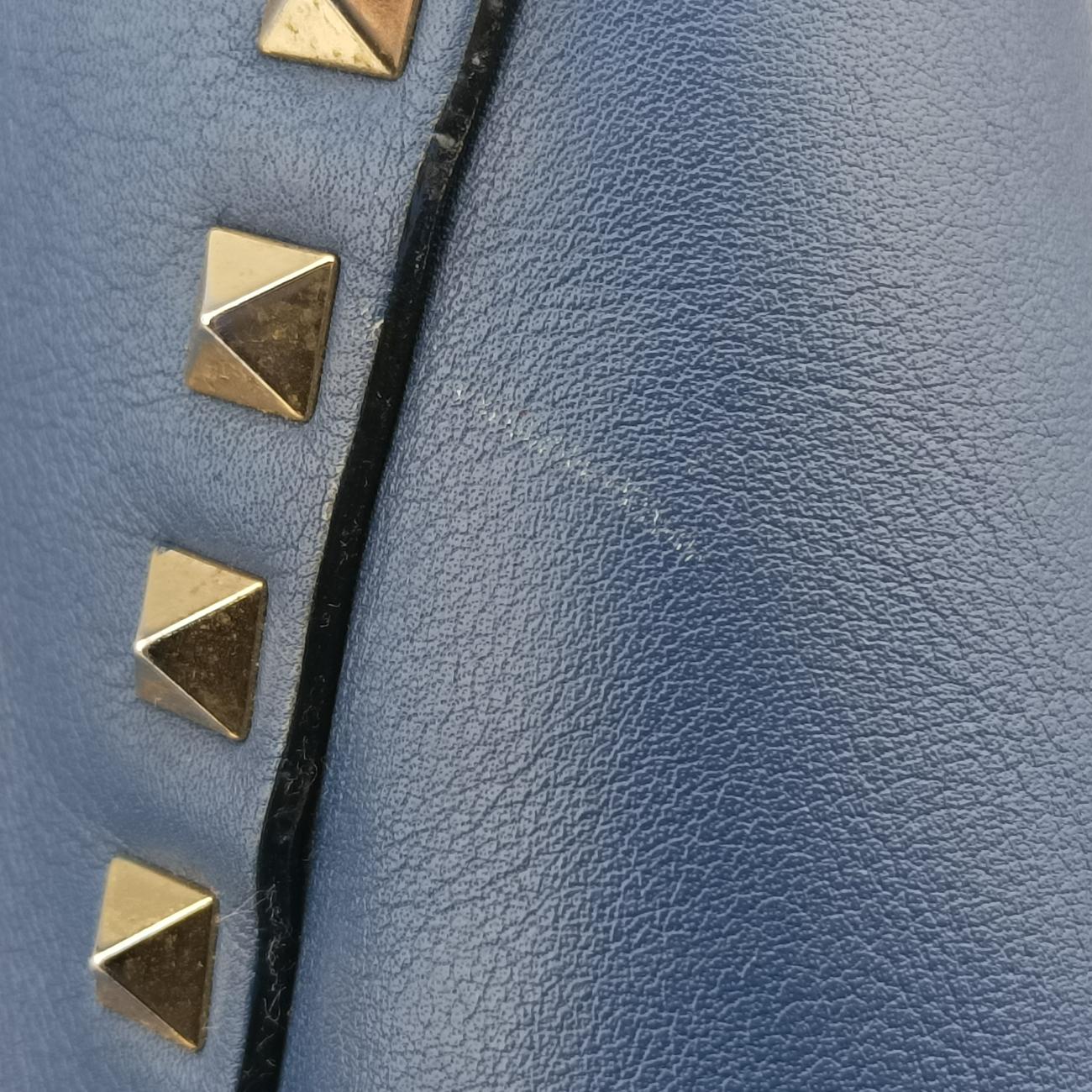 Pre-owned Valentino ROCKSTUD Blue Leather  shoulderbag | stylenewstar